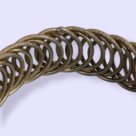 Round Gold Link Bracelet - Picture 4 of 6